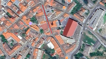 Trânsito cortado na rua João Franco